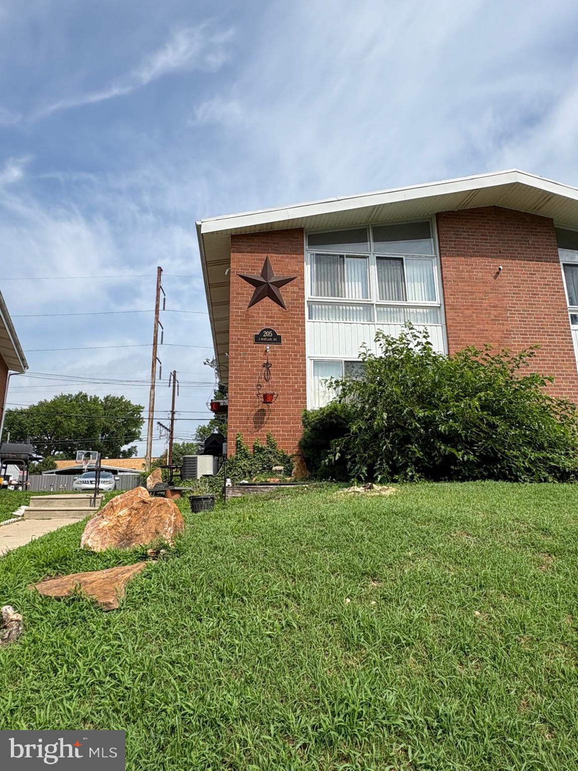 205 East Maryland Ave