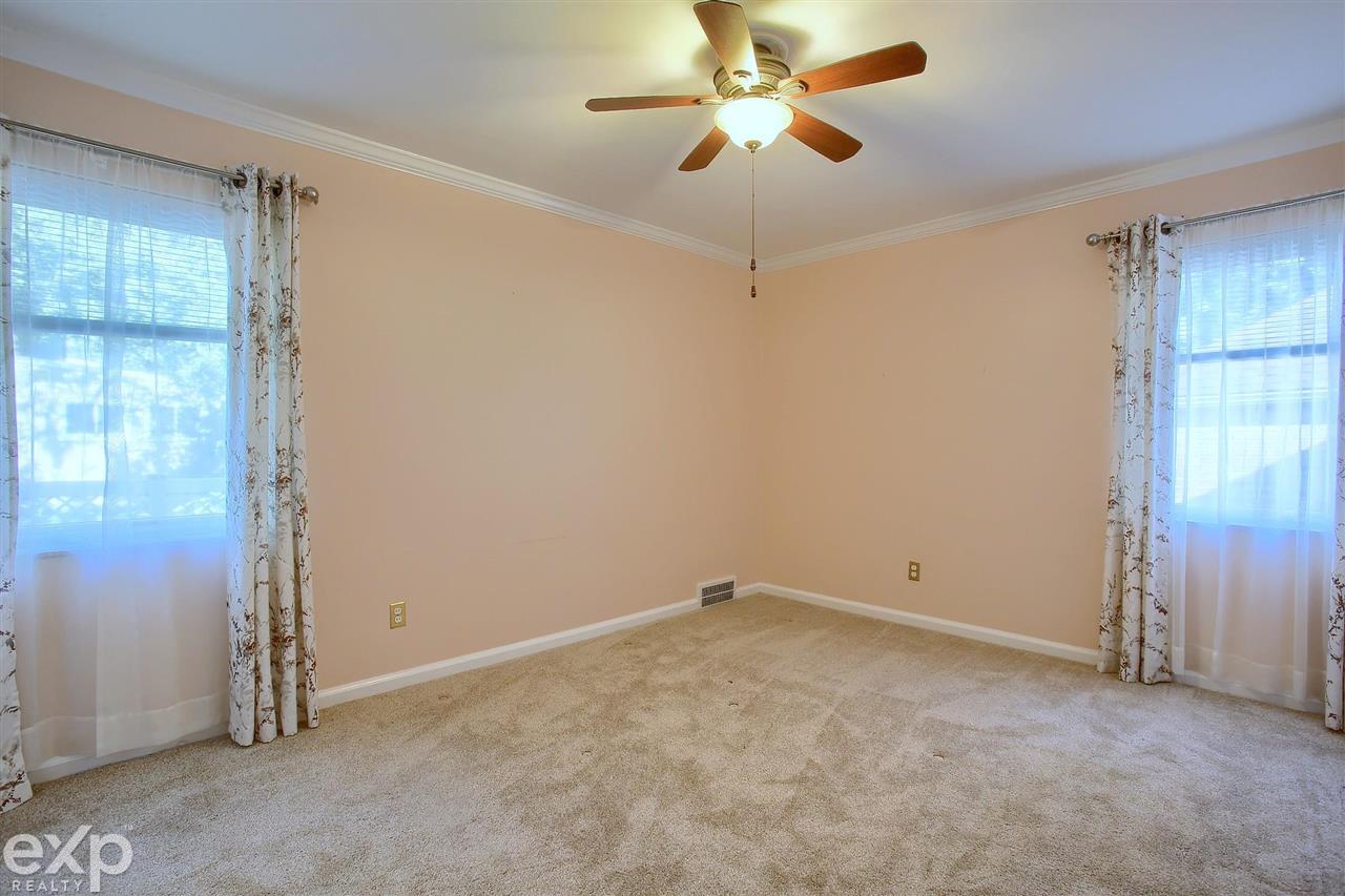 1208 Vernier Road Grosse Pointe Woods, MI 48236 - Photo 16 of 26