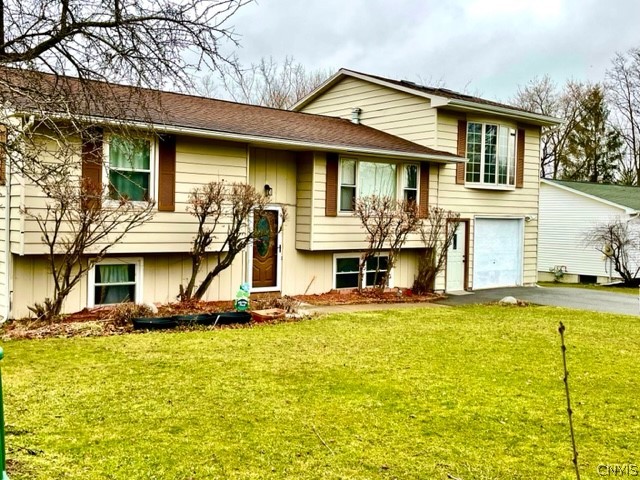 1,996 sq ft of open floor space