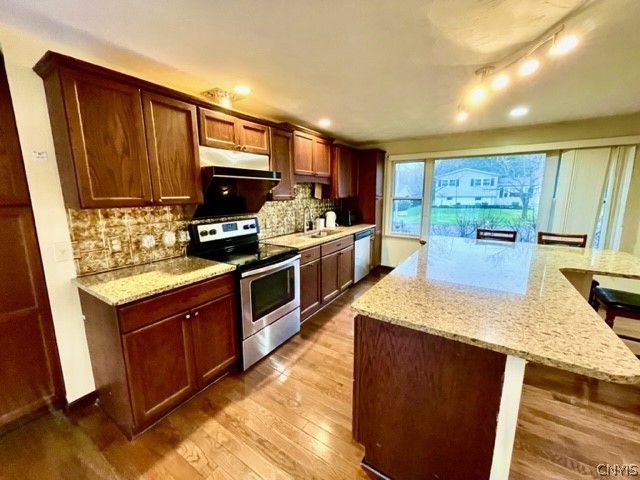 7 Aiken Drive Auburn, NY 13021 - Photo 16 of 34 Fotile range hood