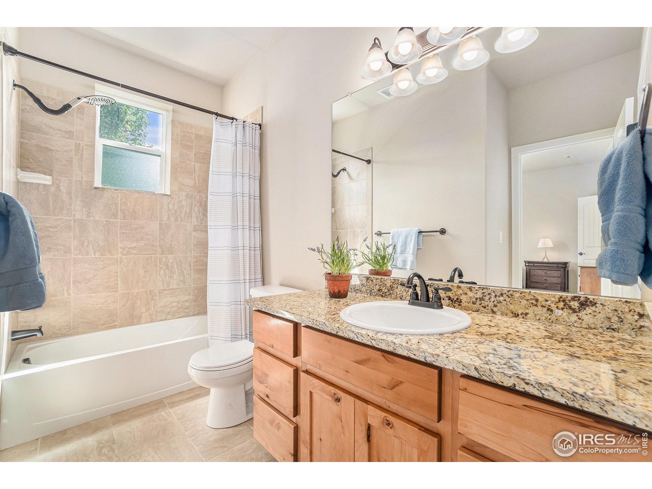 2026 Scarecrow Road Fort Collins, CO 80525 - Photo 28 of 39 Jack and Jill Bathroom