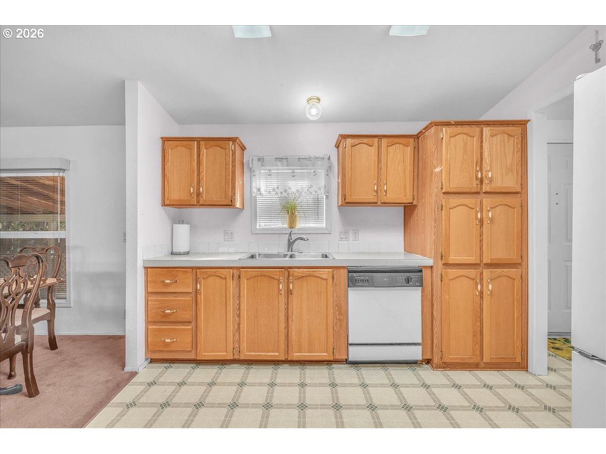 1949 Southeast Palmquist Road, Unit 121 Gresham, OR 97080 - Photo 7 of 31