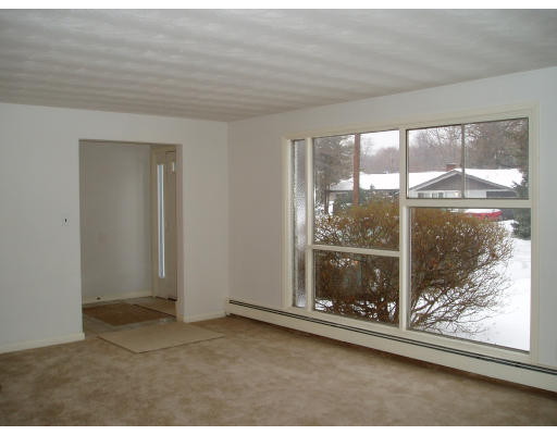 3 Mayflower Road Framingham, MA 01701 - Photo 5 of 5 Gallery Image 5