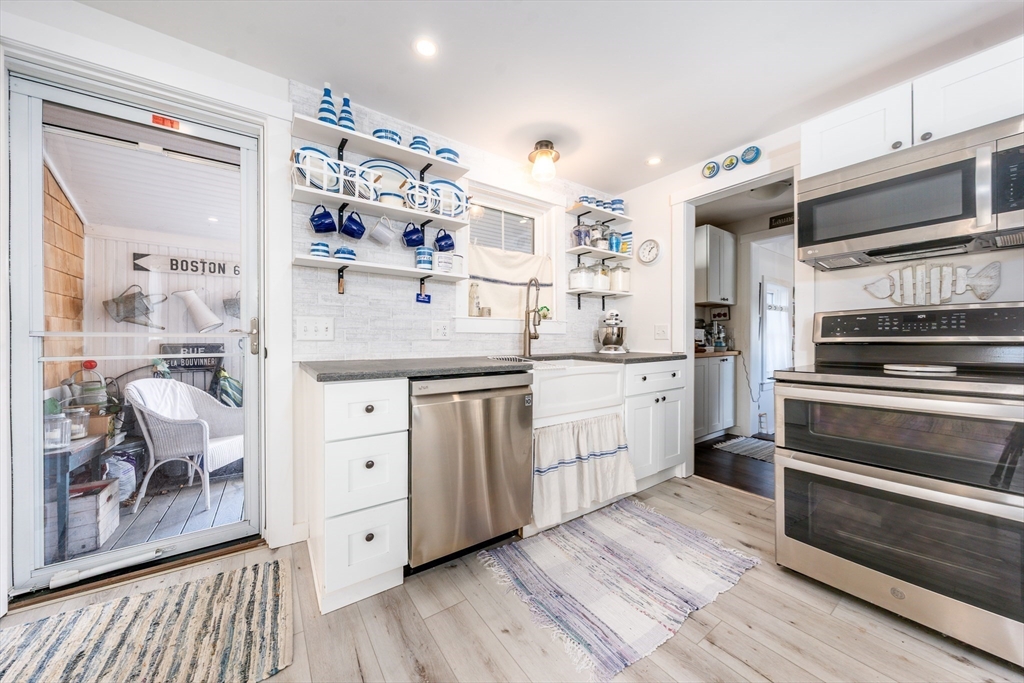 41 Center Street Dennis, MA 02639 - Photo 9 of 42