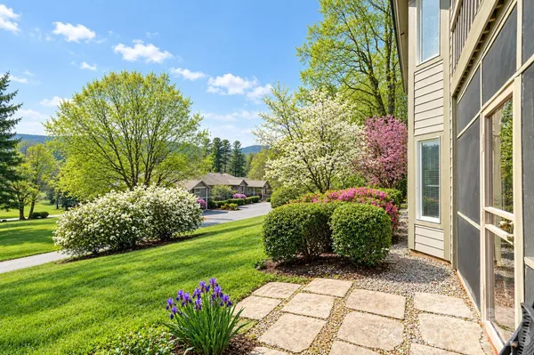 $2,000 | 111 Bluffview Lane, Flat Rock, NC 28731