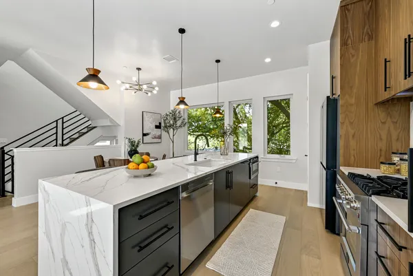 $900,000 | 100 West Odell Street, Unit 3, Austin, TX 78752
