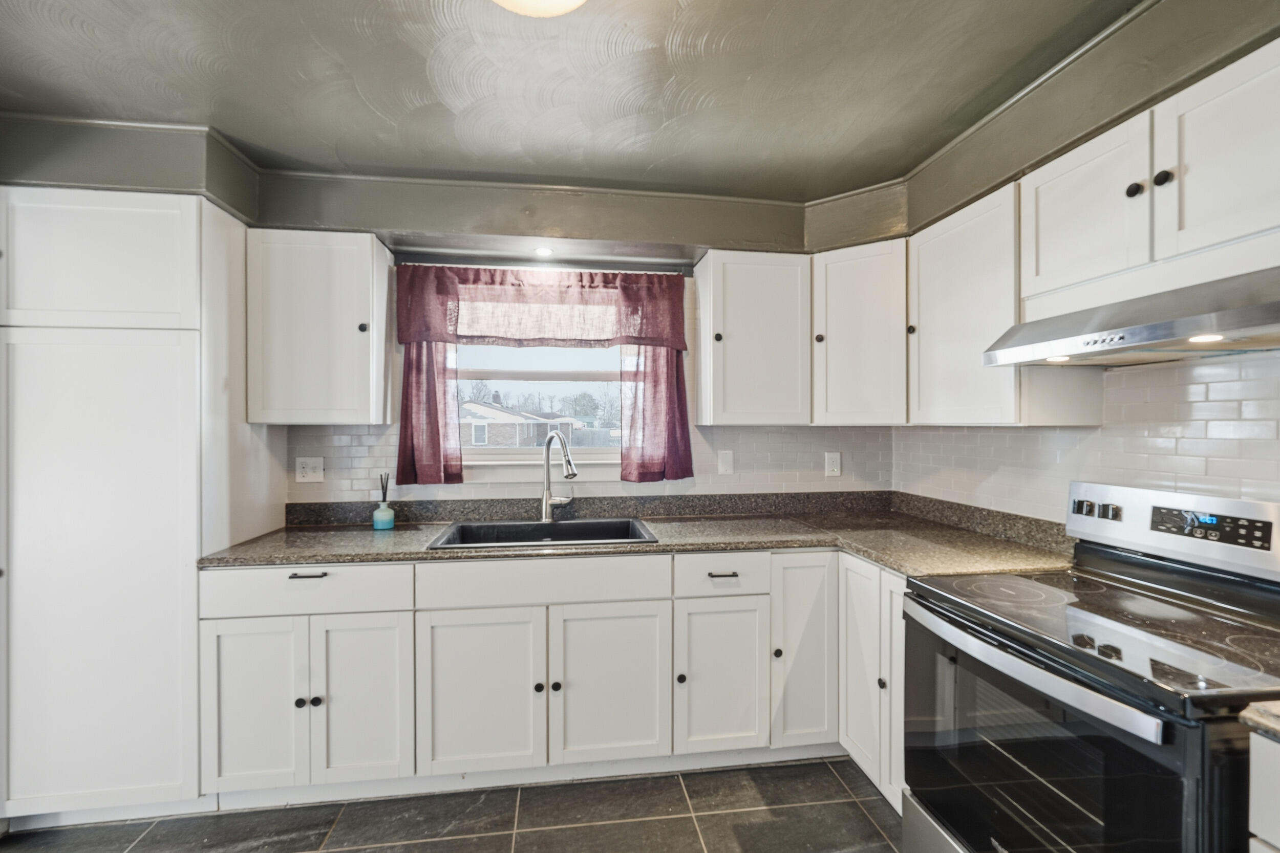 39 South Bird Road Springfield, OH 45505 - Photo 7 of 51 Gallery Image 7