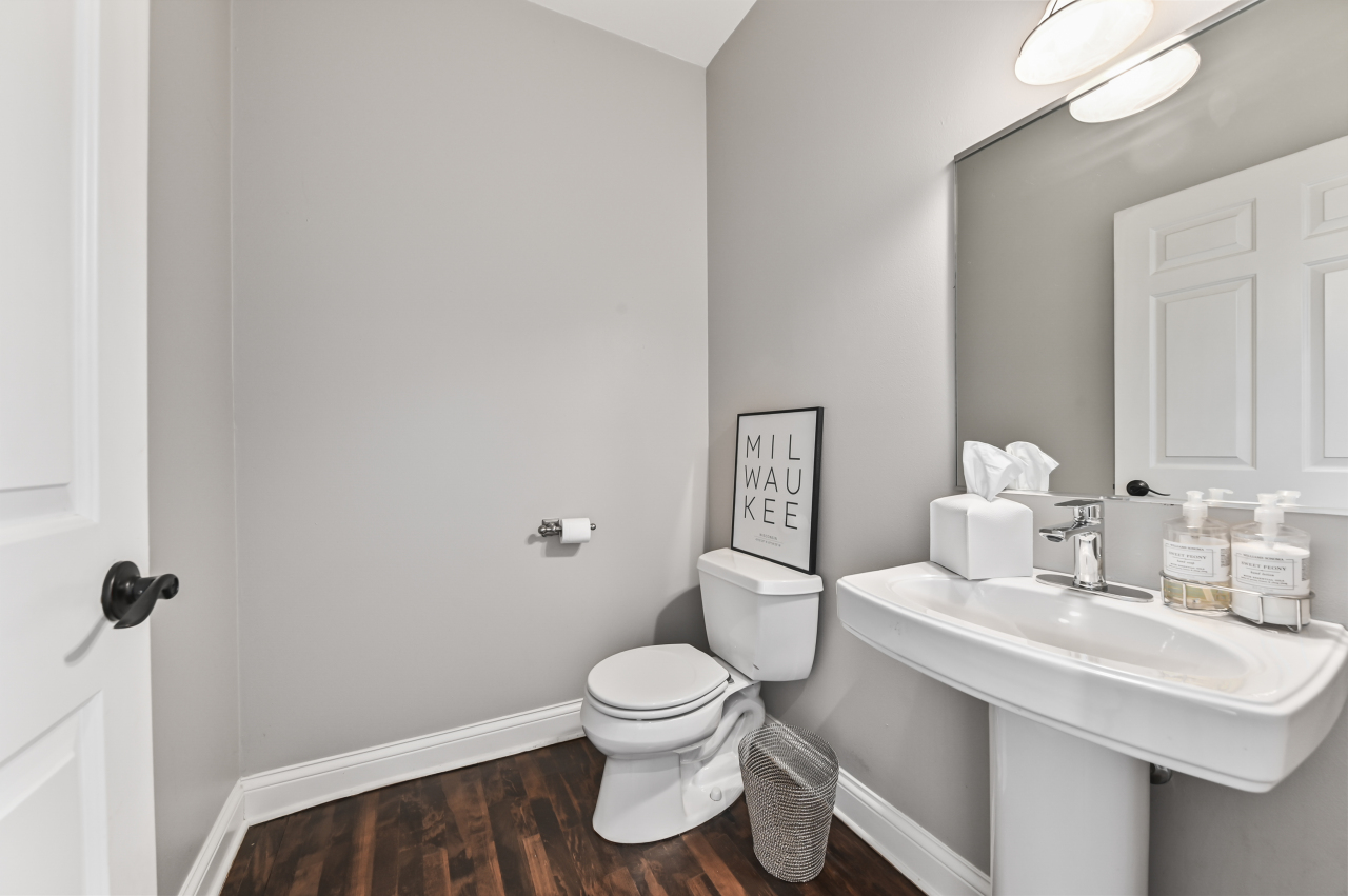 1888 North Water Street, Unit 506 Milwaukee, WI 53202 - Photo 19 of 48 Beautifully Refreshed!