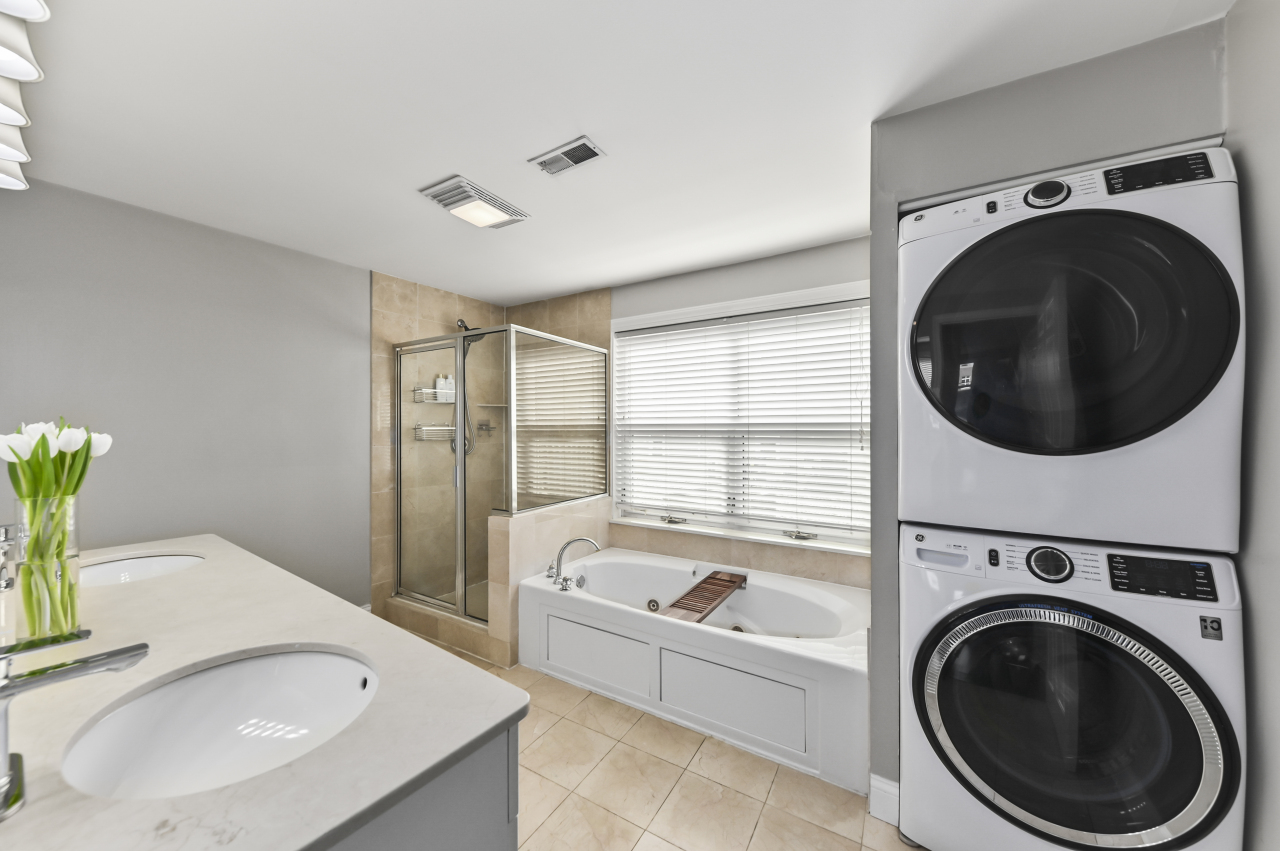 1888 North Water Street, Unit 506 Milwaukee, WI 53202 - Photo 20 of 48 New Washer & Dryer 2022