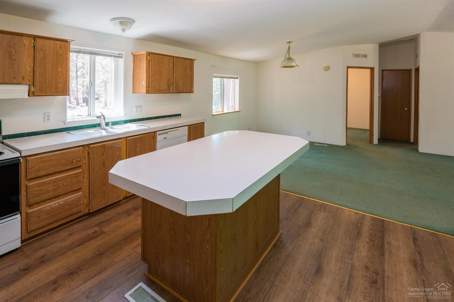 60106 Turquoise Road Bend, OR 97702 - Photo 4 of 25 Additional Photo