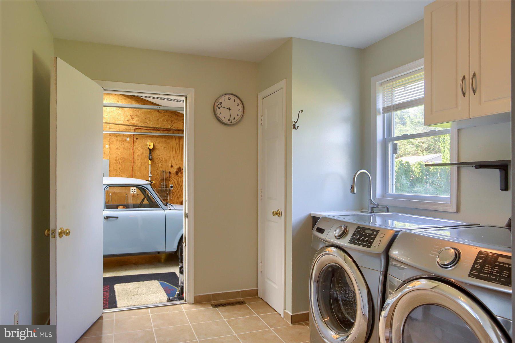 908 Sunnyside Road Hummelstown, PA 17036 - Photo 14 of 41 a utility room with dryer and washer