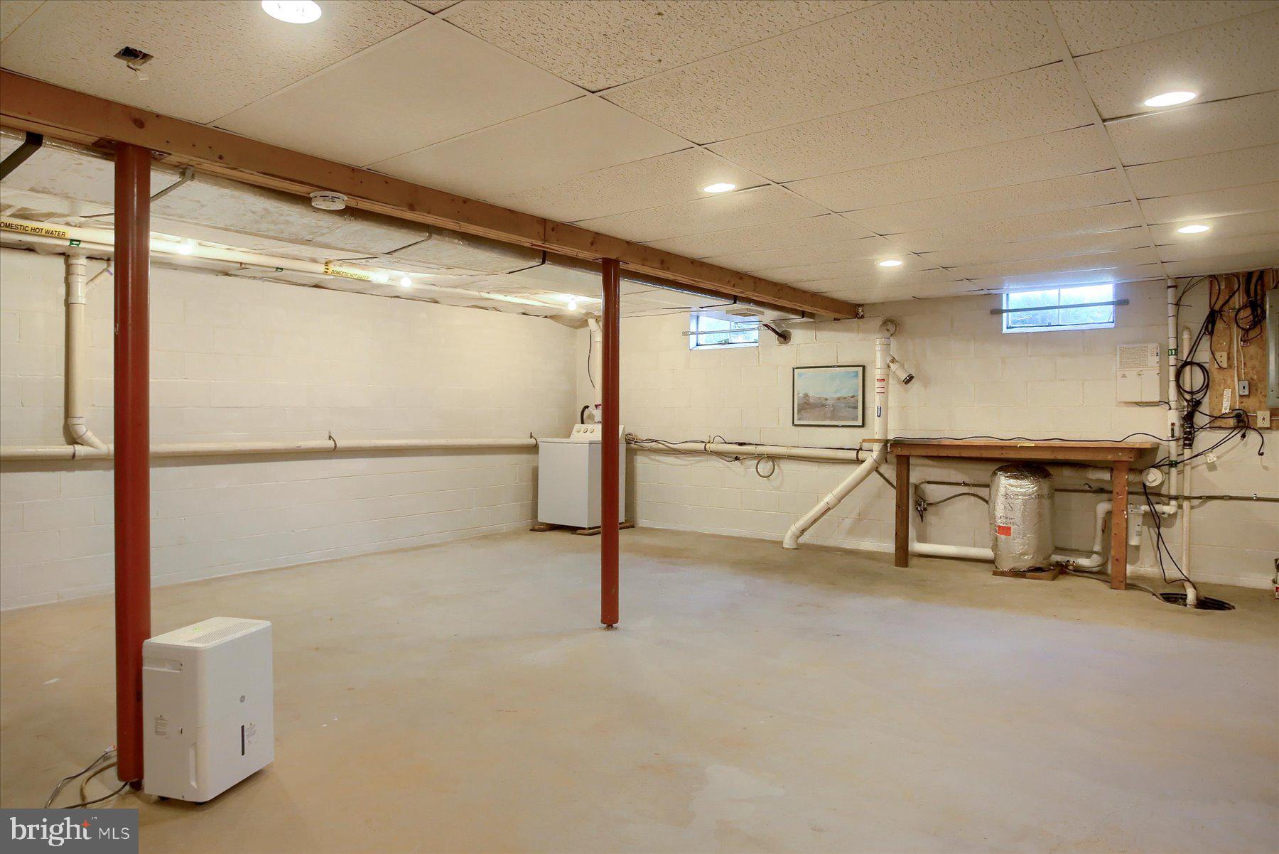 908 Sunnyside Road Hummelstown, PA 17036 - Photo 26 of 41 a view of an empty room with cabinet door
