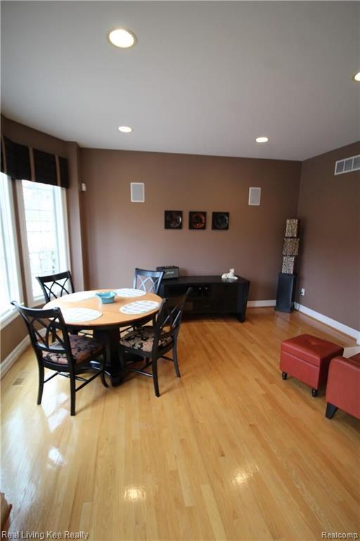 142 Drace Street Rochester, MI 48307 - Photo 8 of 76