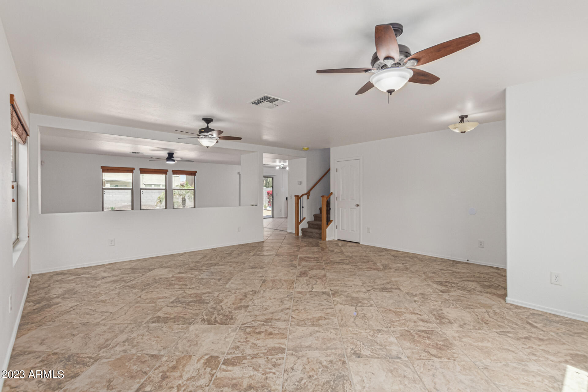 2432 West Bloch Road Phoenix, AZ 85041 - Photo 7 of 27 0008-08 - Bloch