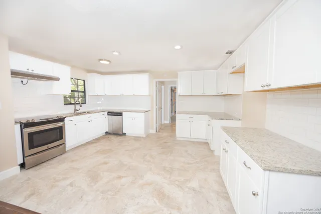 $423,575 | 9712 Big Geronimo Street, San Antonio, TX 78254