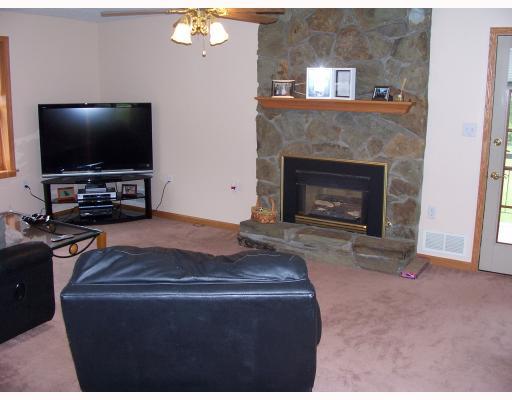 1728 Brodhead Road Coraopolis, PA 15108 - Photo 5 of 18 Living Room.