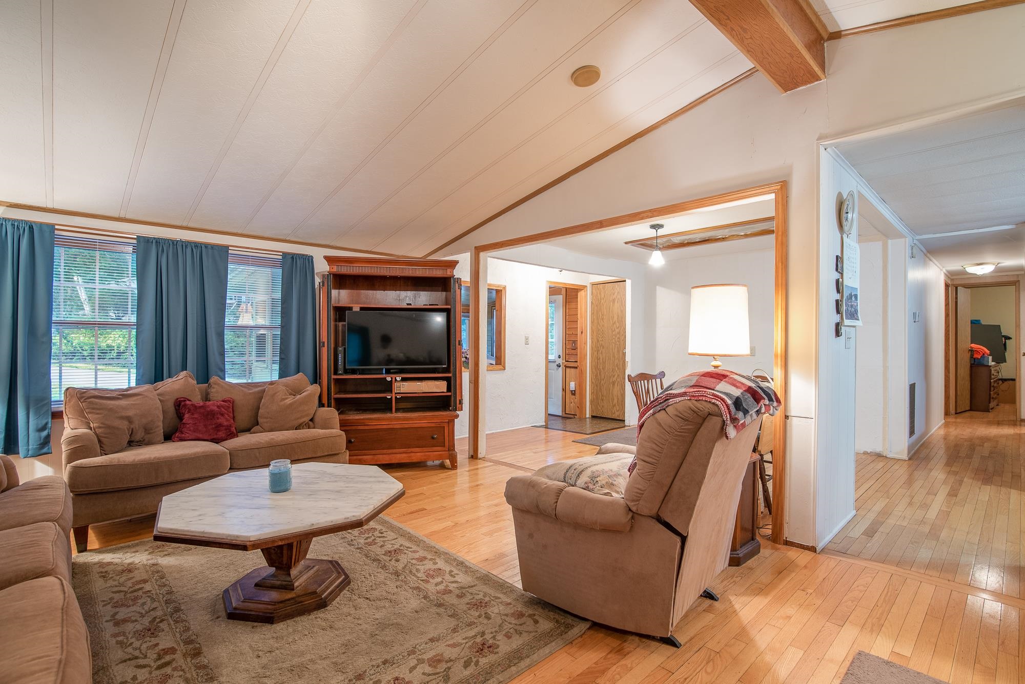 8 Hub Hollow Road Danville, NH 03819 - Photo 4 of 34