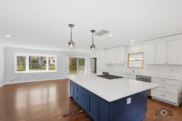 $475,000 | 254 South Cedar Avenue, Wood Dale, IL 60191