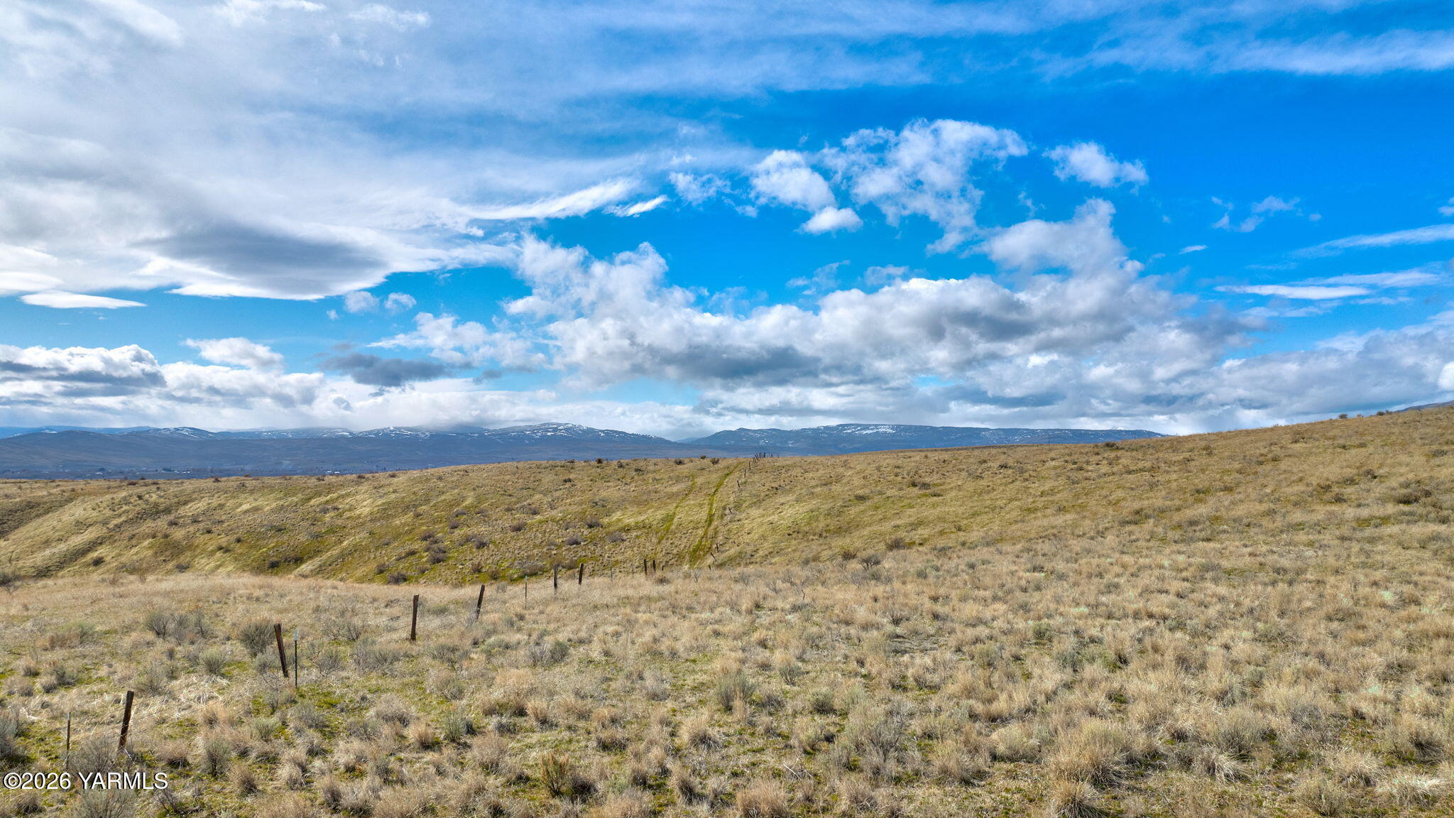 Nka Nka Wenas Road South Selah, WA 98942 - Photo 13 of 33 a view of a yard