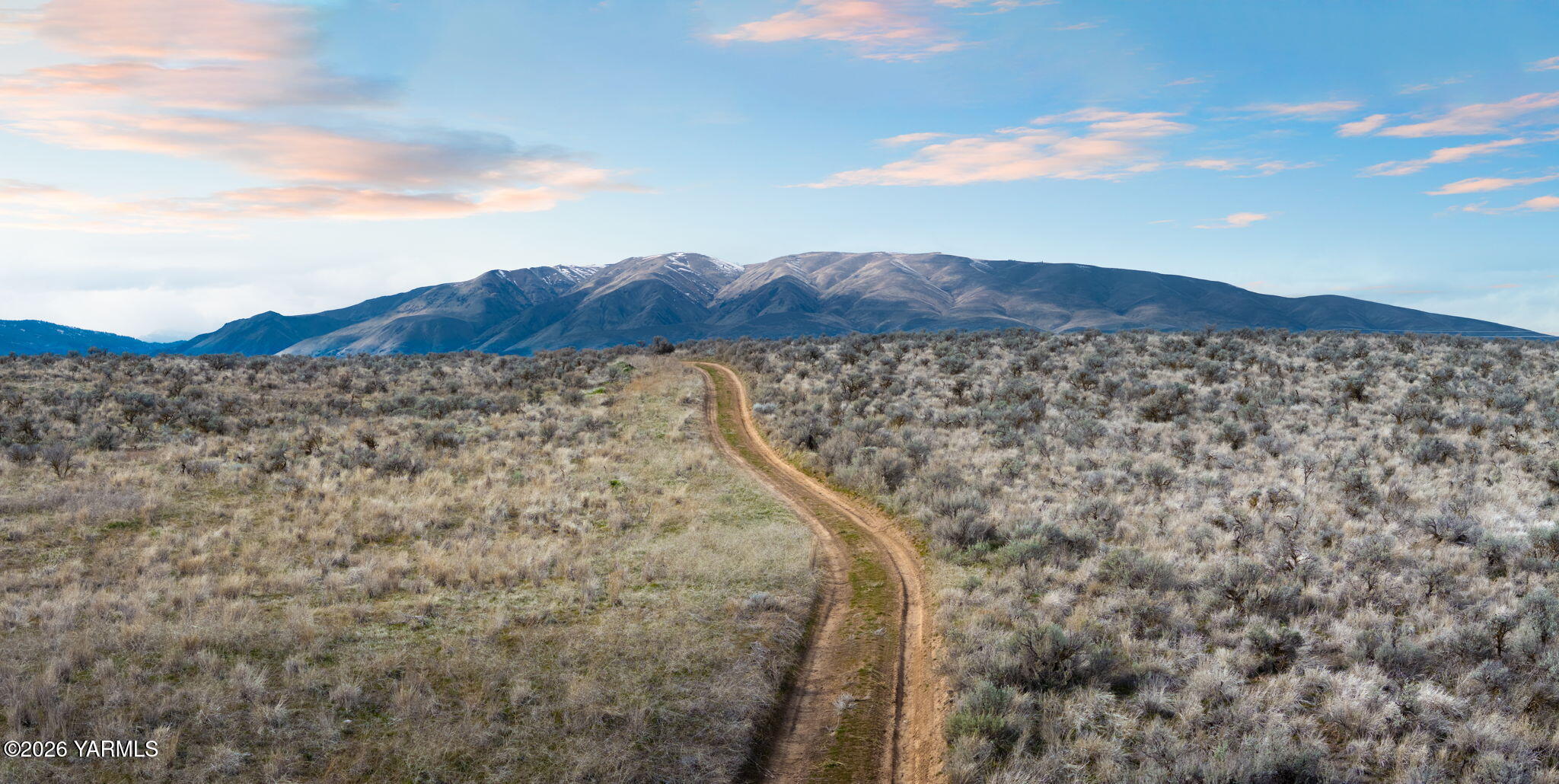 Nka Nka Wenas Road South Selah, WA 98942 - Photo 15 of 33 a view of a house with a mountain