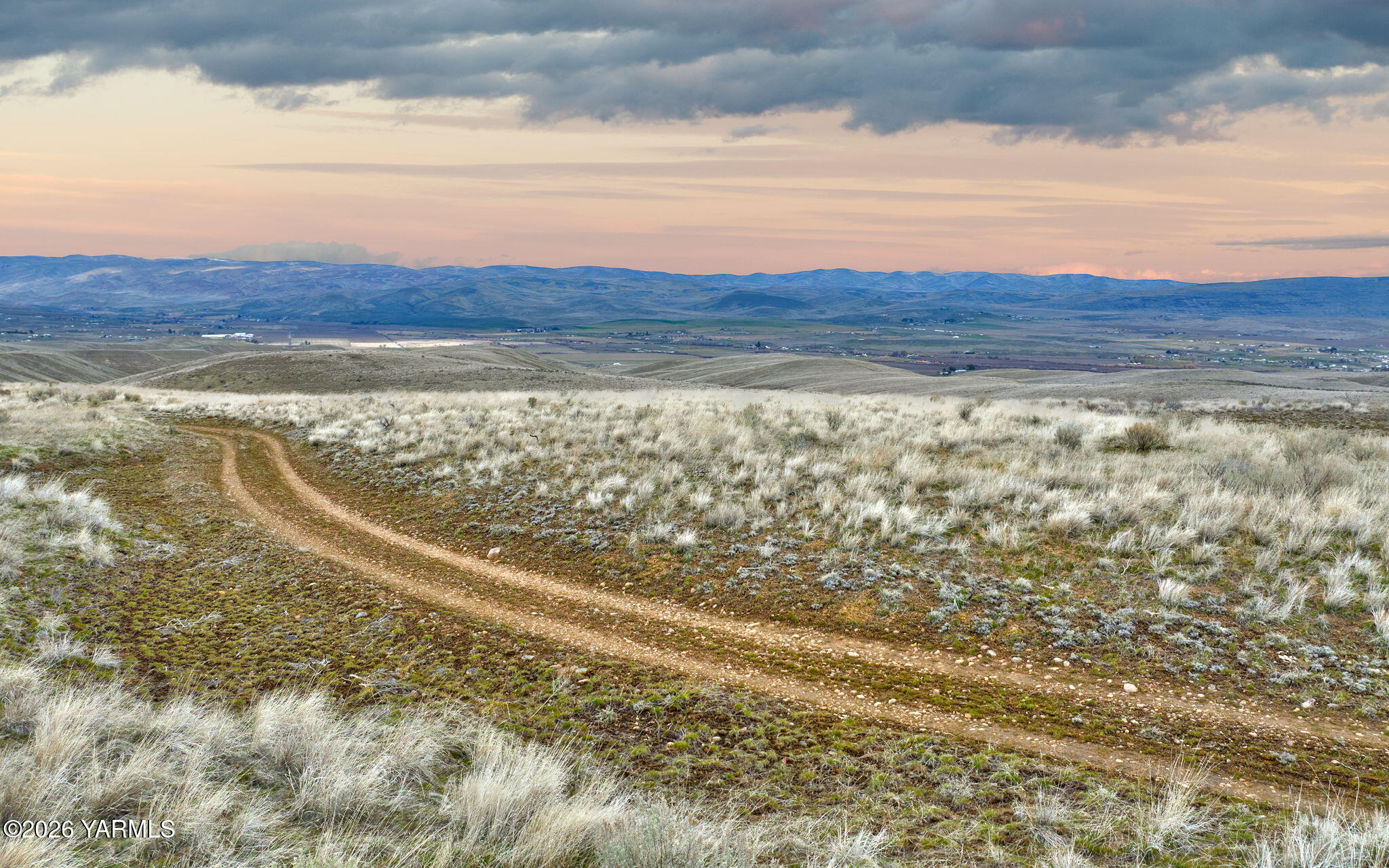 Nka Nka Wenas Road South Selah, WA 98942 - Photo 16 of 33 a view of an ocean