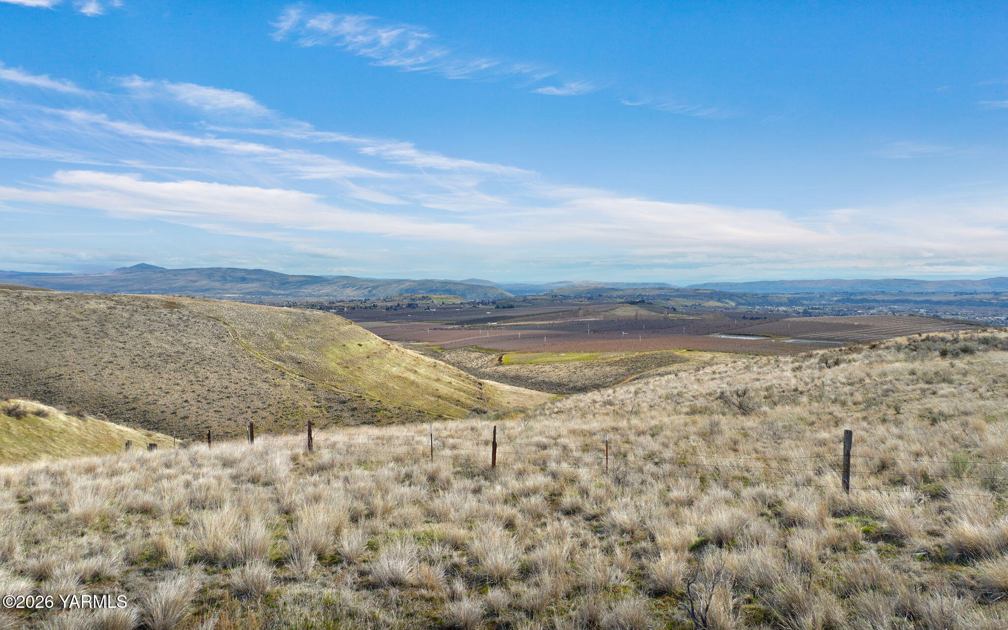 Nka Nka Wenas Road South Selah, WA 98942 - Photo 2 of 33 a view of an ocean beach