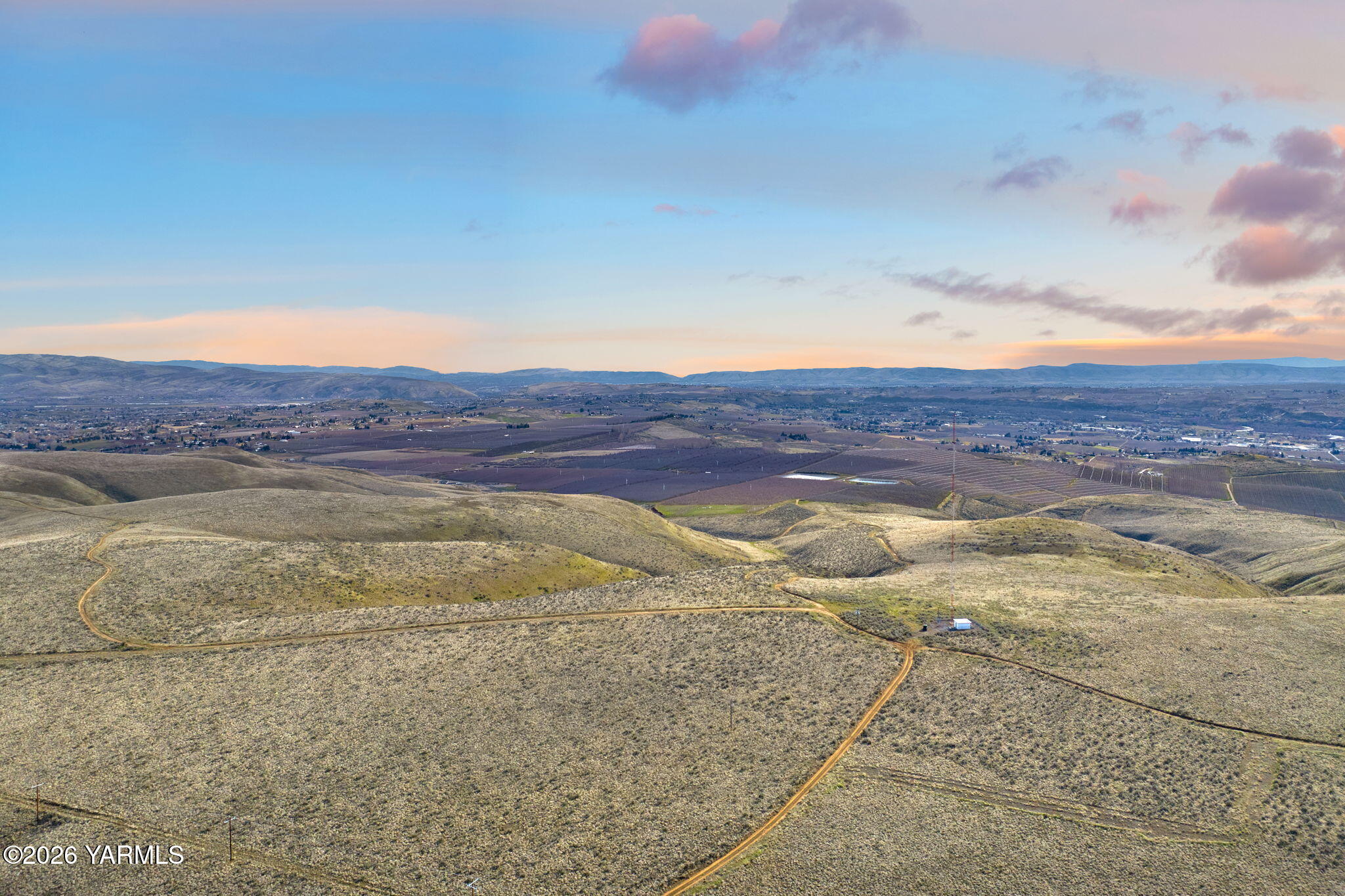 Nka Nka Wenas Road South Selah, WA 98942 - Photo 6 of 33 a view of an outdoor space and mountain view