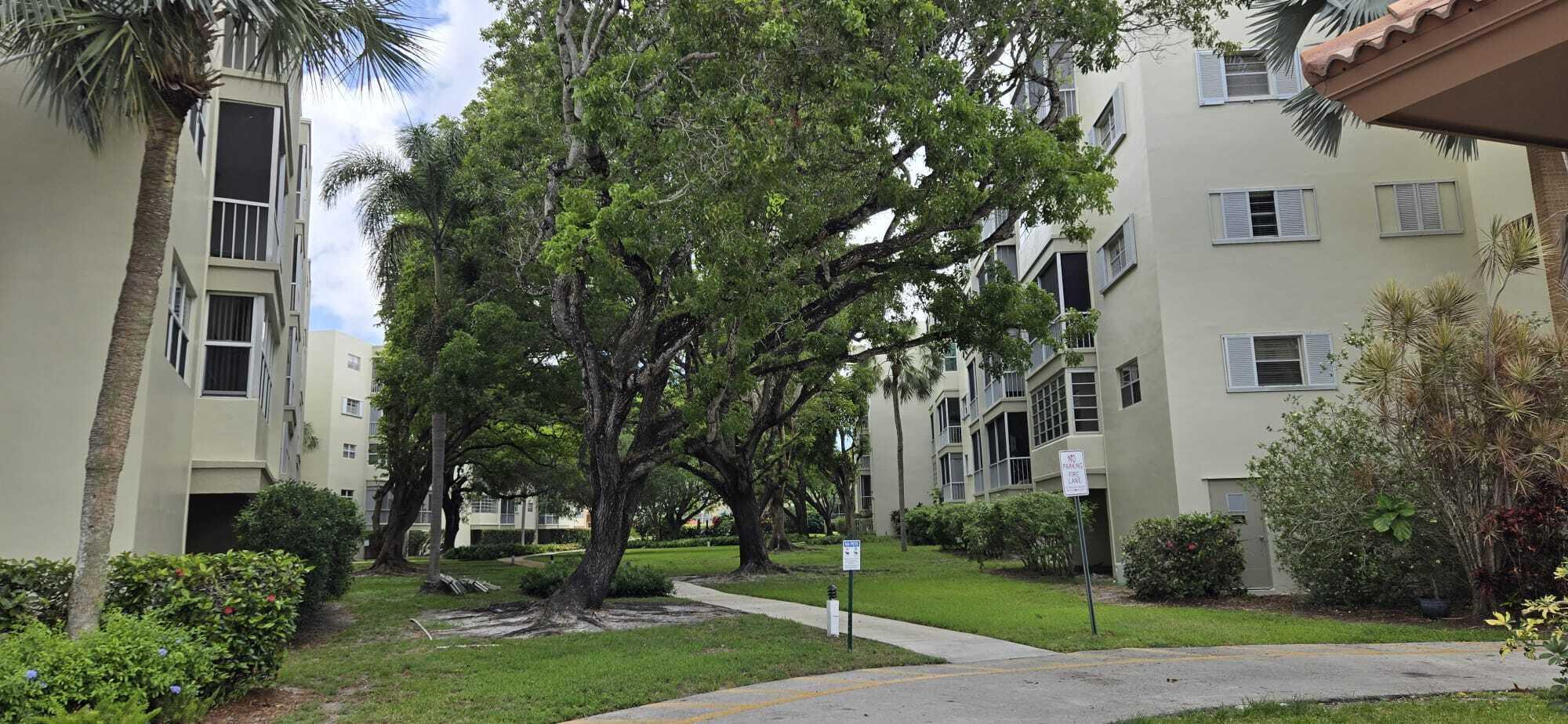 6731 Cypress Road, Unit 308 Plantation, FL 33317 - Photo 2 of 27 WhatsApp Image 2026-05-27 at 1.26.52 PM