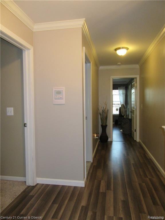 21149 Bryce Court Romulus, MI 48174 - Photo 6 of 32 Bryce Hallway upstairs.jpg