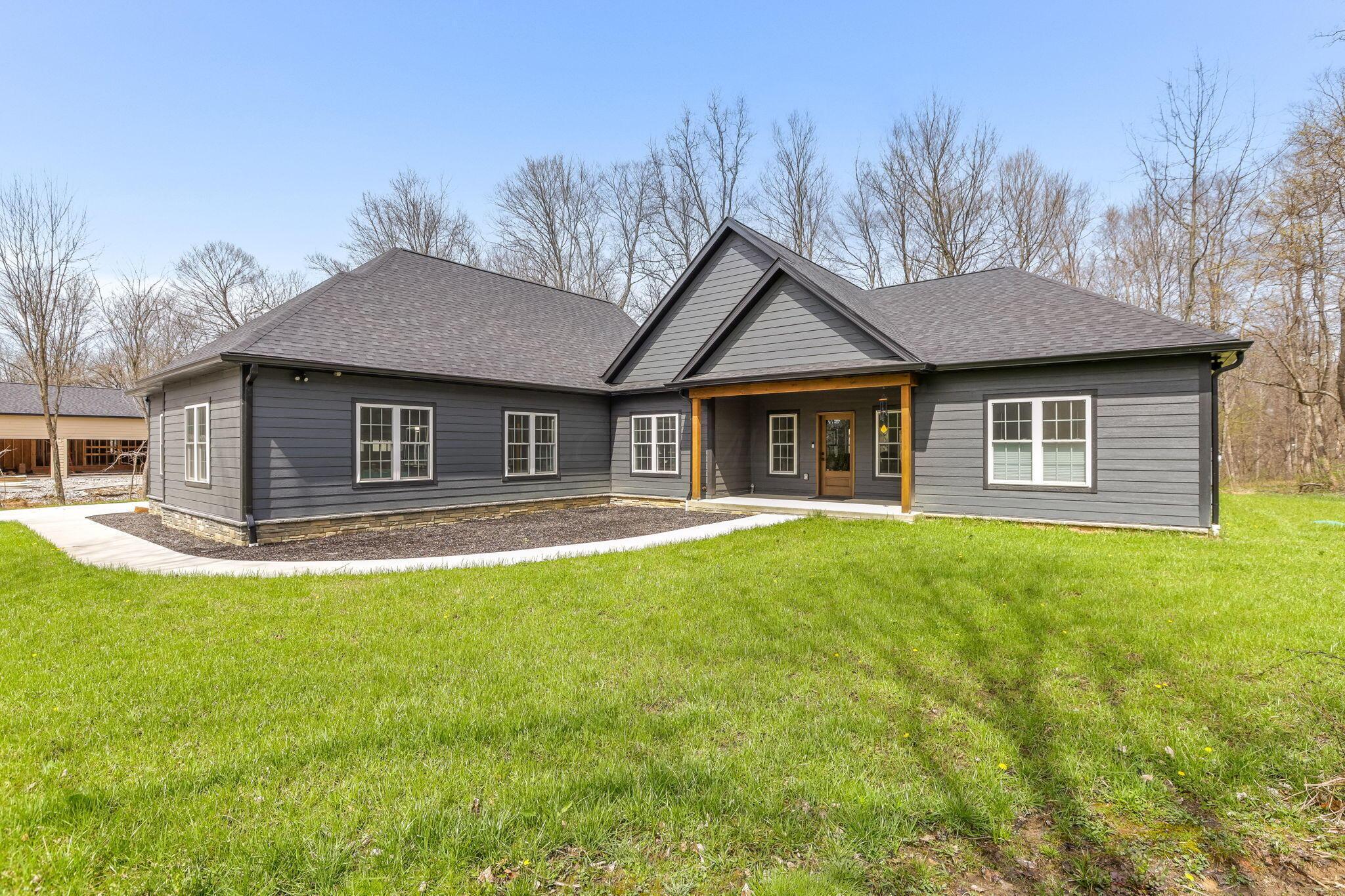 271 Alan Way Lithopolis, OH 43136 - Photo 7 of 72 6-web-or-mls-939A9261