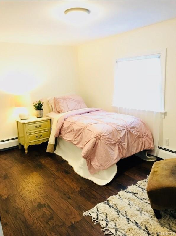1704 Cass Avenue Road Bay City, MI 48708 - Photo 33 of 47 BEDROOM 2.jpg