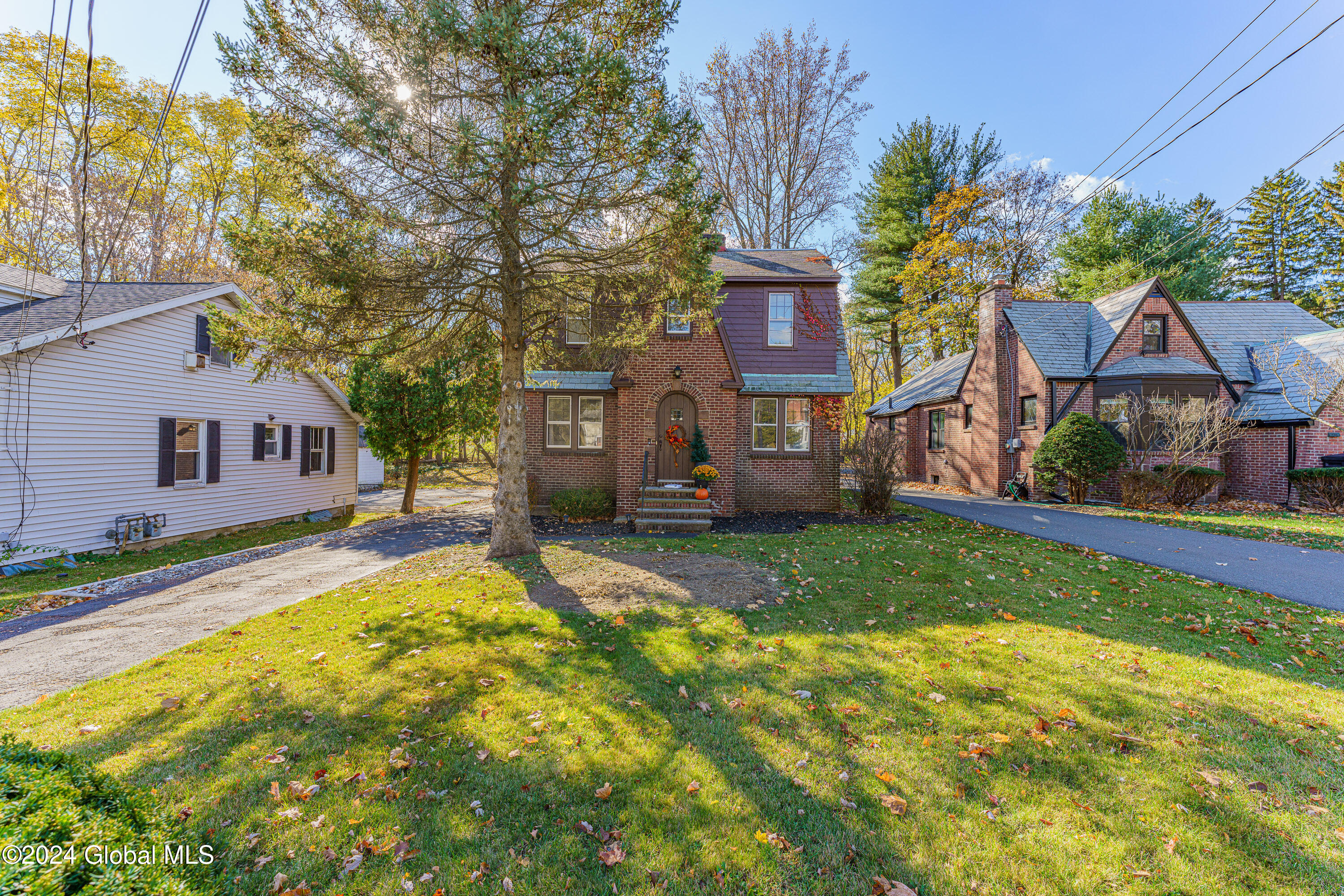 212 Menands Road Colonie, NY 12211 - Photo 1 of 33 0 Front 1