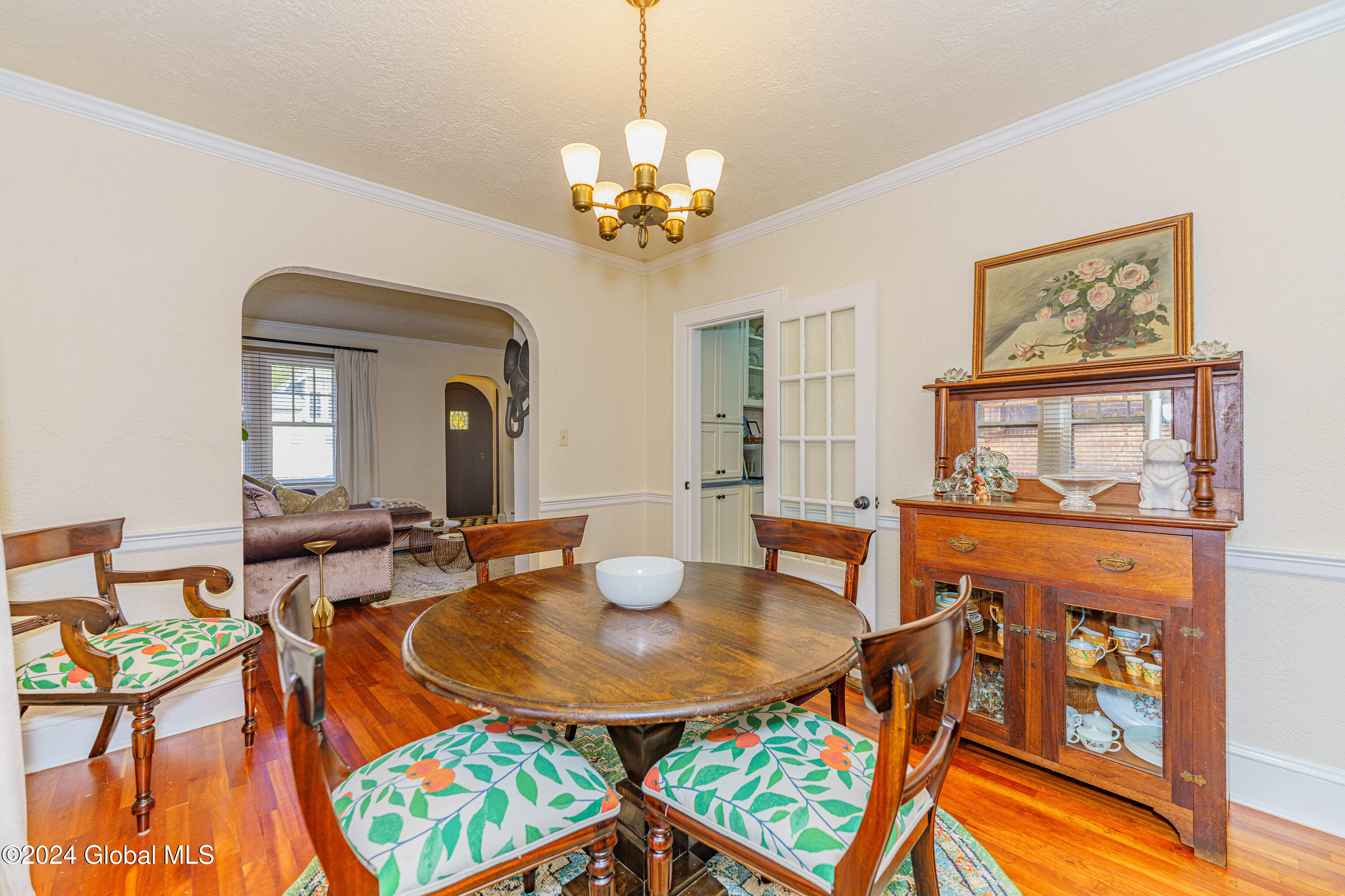 212 Menands Road Colonie, NY 12211 - Photo 14 of 33 3 Diningroom 4