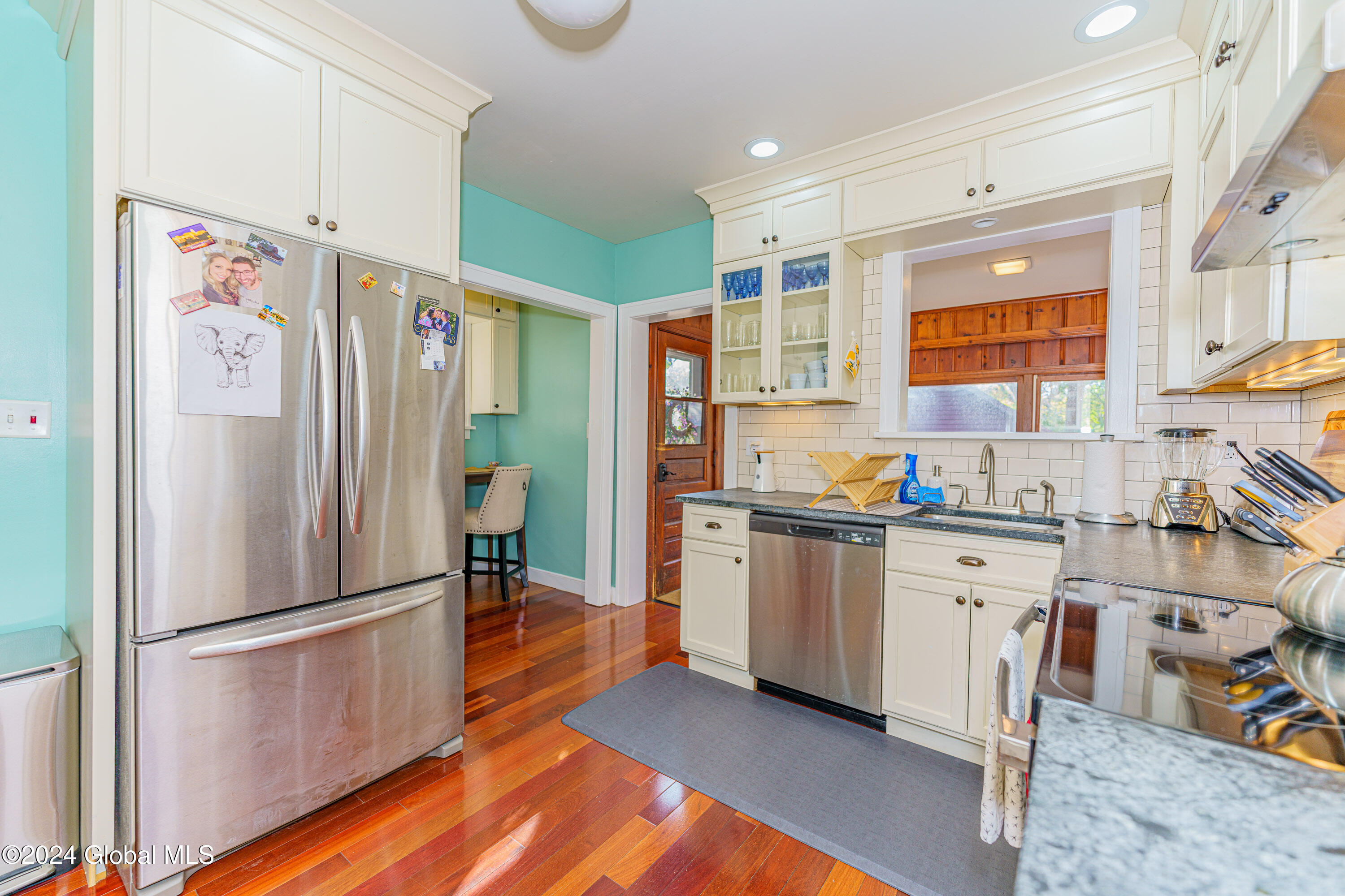 212 Menands Road Colonie, NY 12211 - Photo 16 of 33 4 Kitchen 2