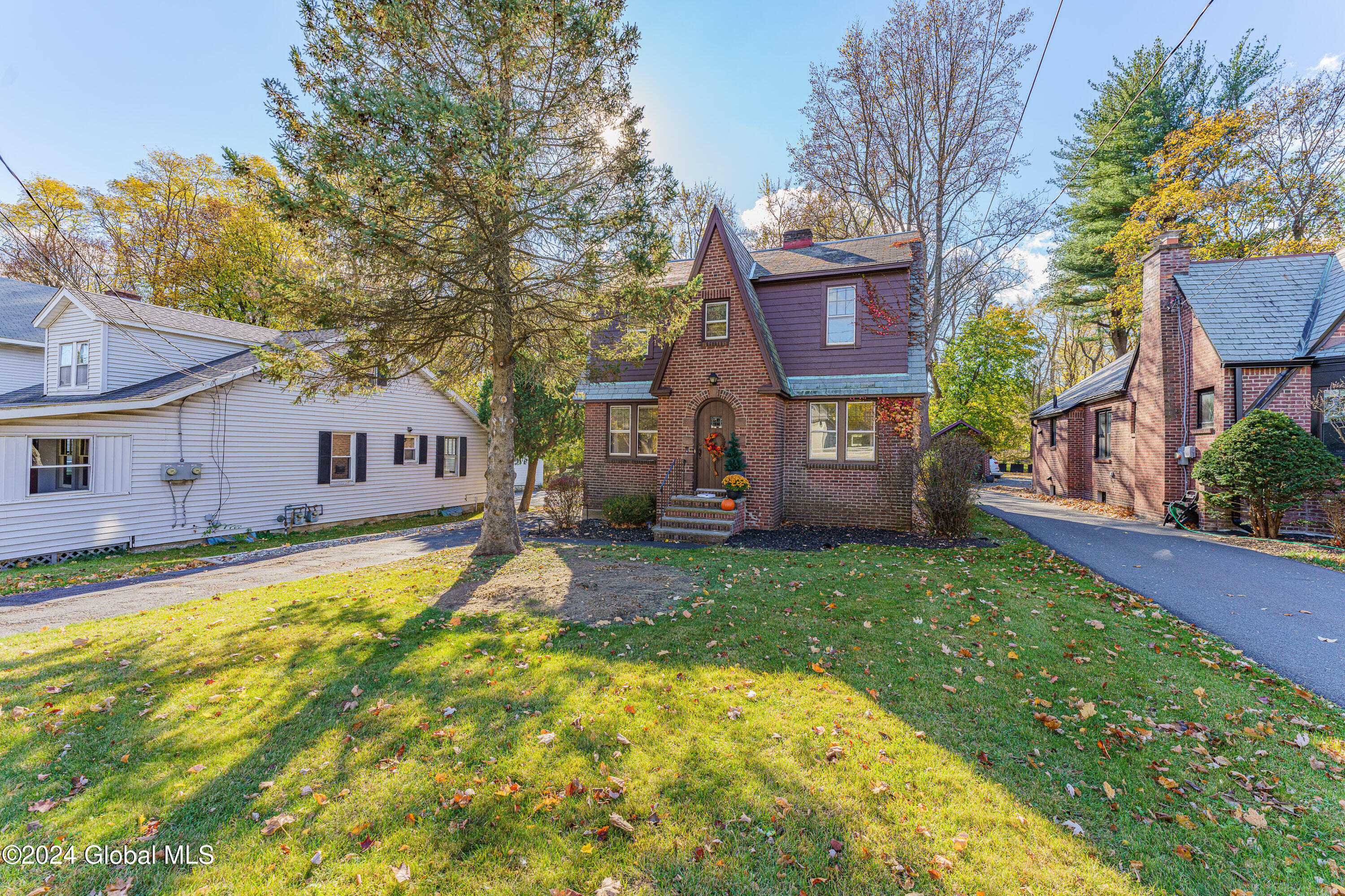212 Menands Road Colonie, NY 12211 - Photo 2 of 33 0 Front 2