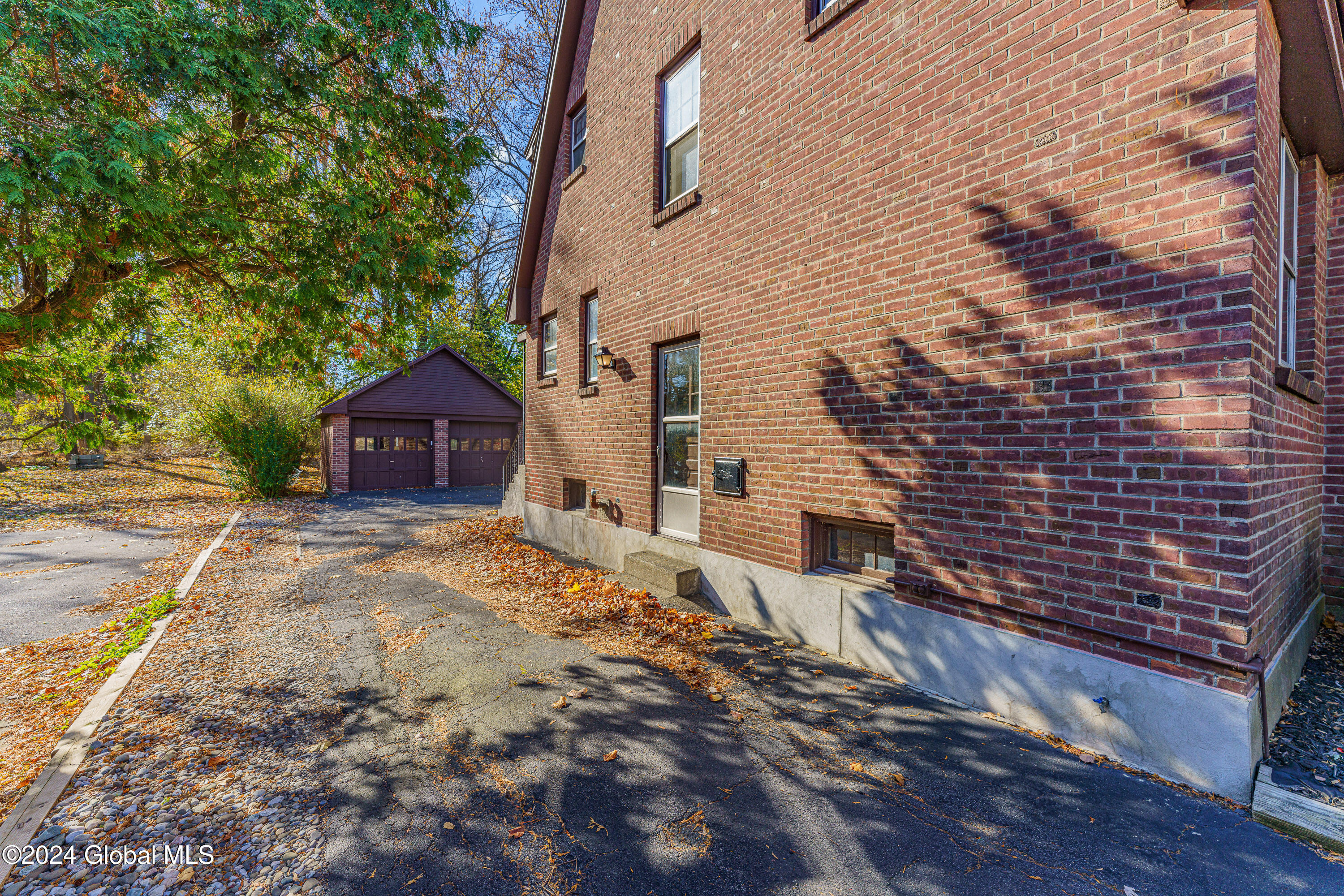 212 Menands Road Colonie, NY 12211 - Photo 28 of 33 Yard 1