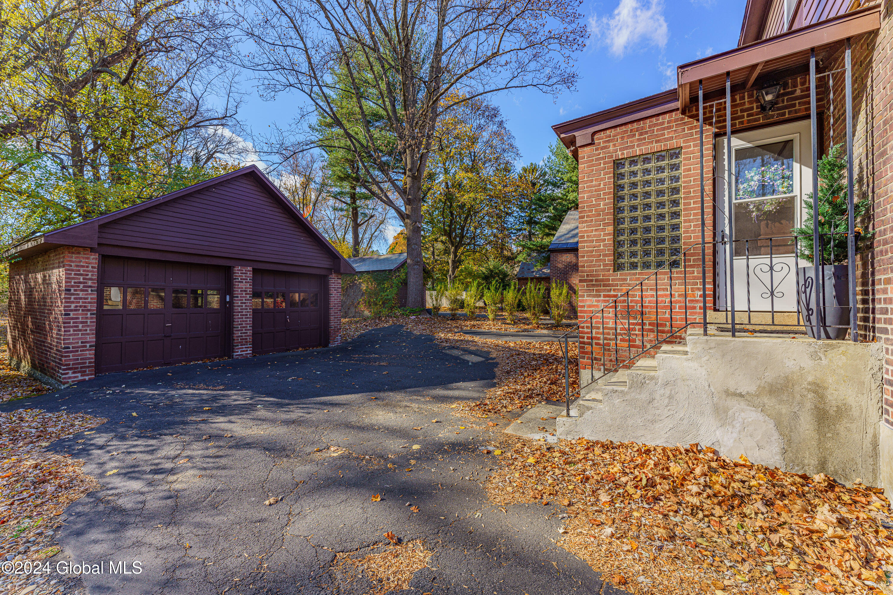 212 Menands Road Colonie, NY 12211 - Photo 29 of 33 Yard 2