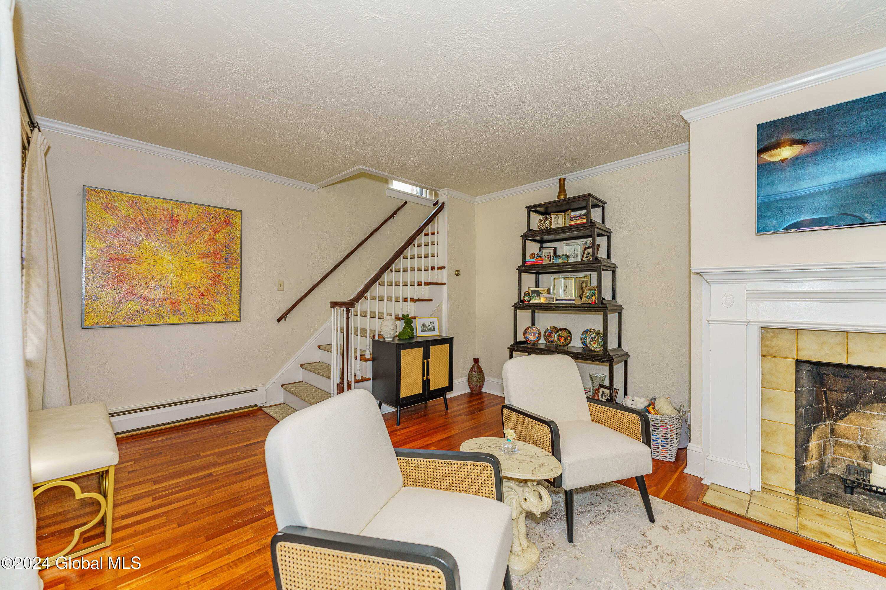 212 Menands Road Colonie, NY 12211 - Photo 5 of 33 2 Livingroom 1