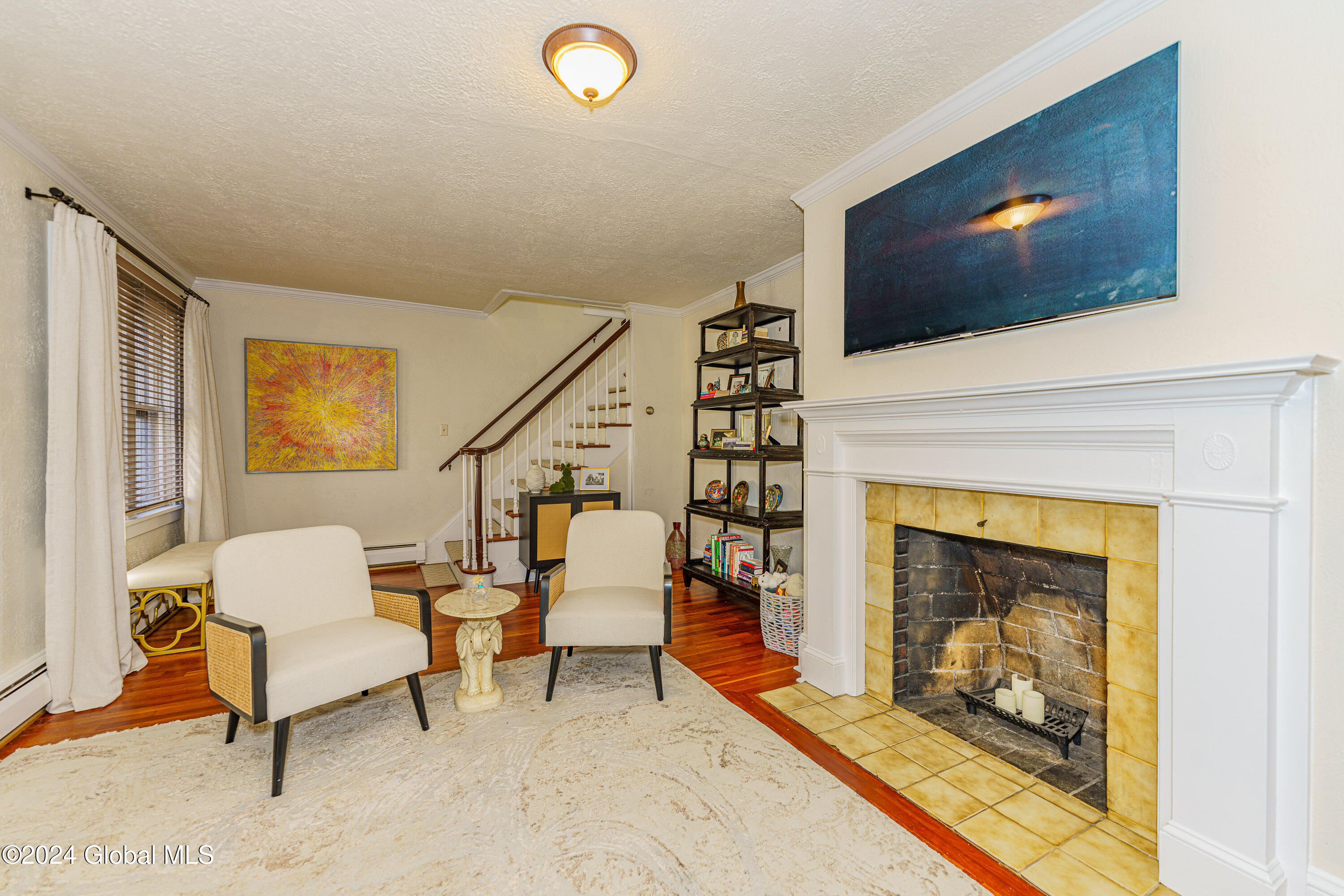 212 Menands Road Colonie, NY 12211 - Photo 8 of 33 2 Livingroom 4