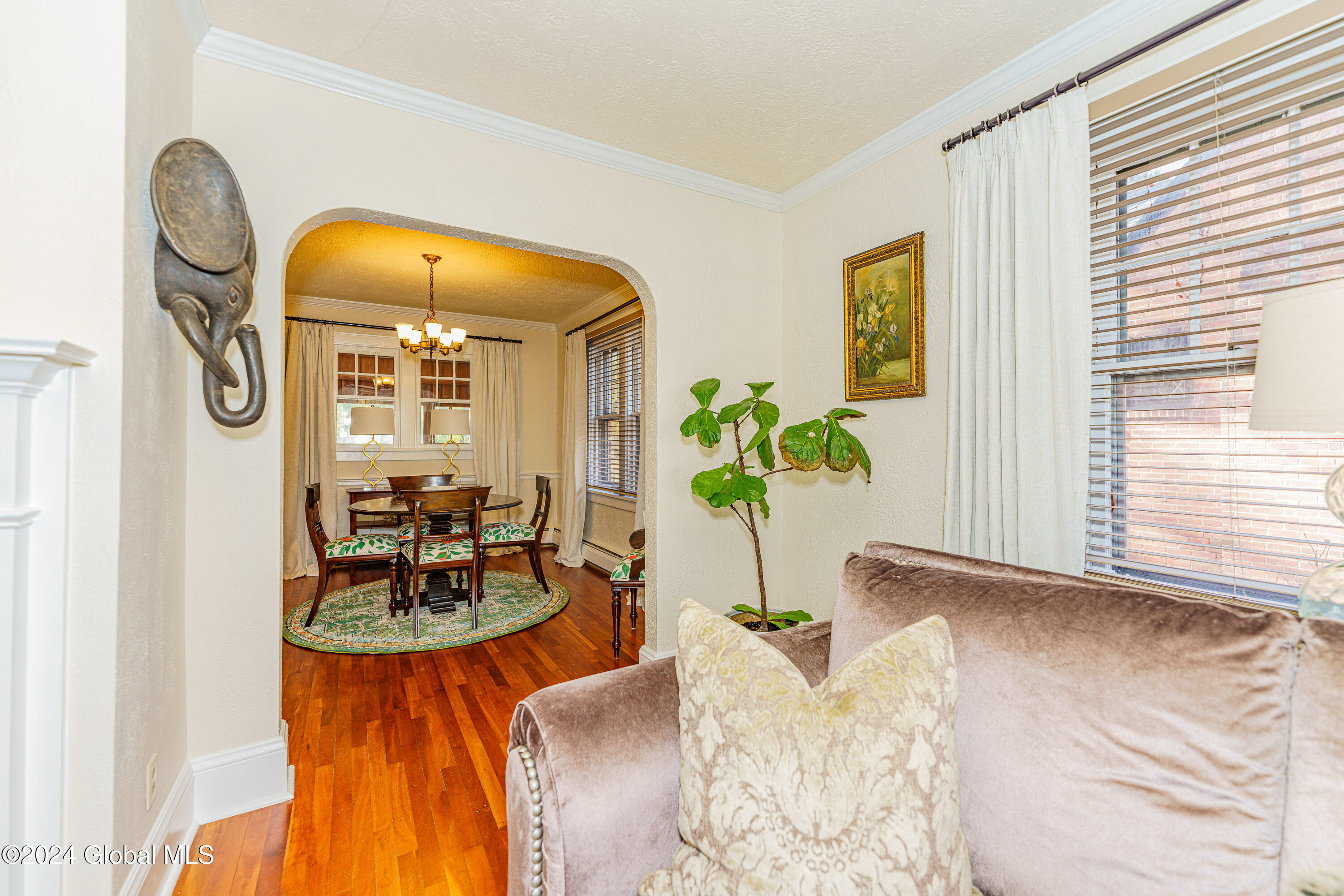 212 Menands Road Colonie, NY 12211 - Photo 10 of 33 2 Livingroom 6