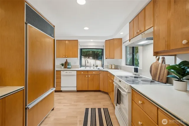 $1,195,000 | 19714 41st Avenue Northeast, Lake Forest Park, WA 98155