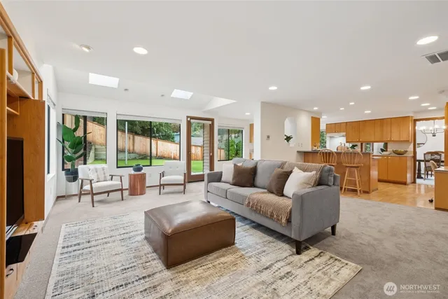 $1,195,000 | 19714 41st Avenue Northeast, Lake Forest Park, WA 98155