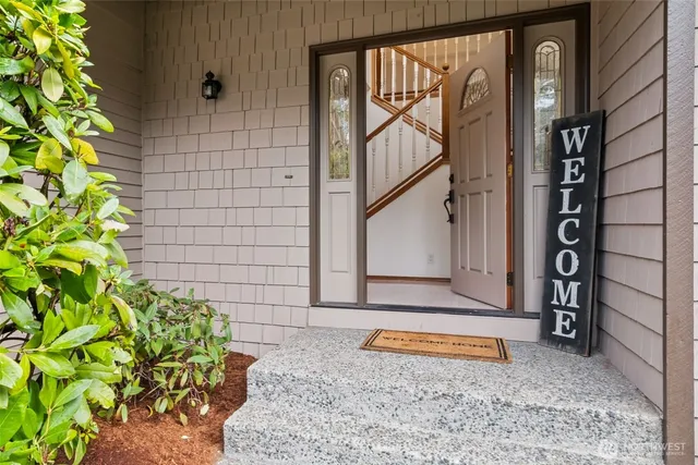 $1,195,000 | 19714 41st Avenue Northeast, Lake Forest Park, WA 98155