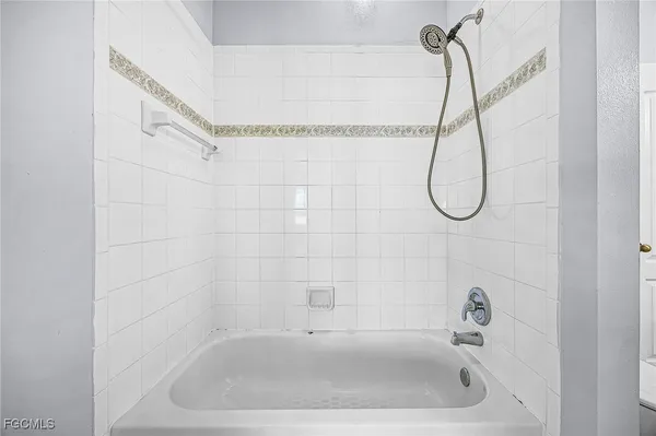 $2,750 | 2649 Southwest 32nd Street, Cape Coral, FL 33914