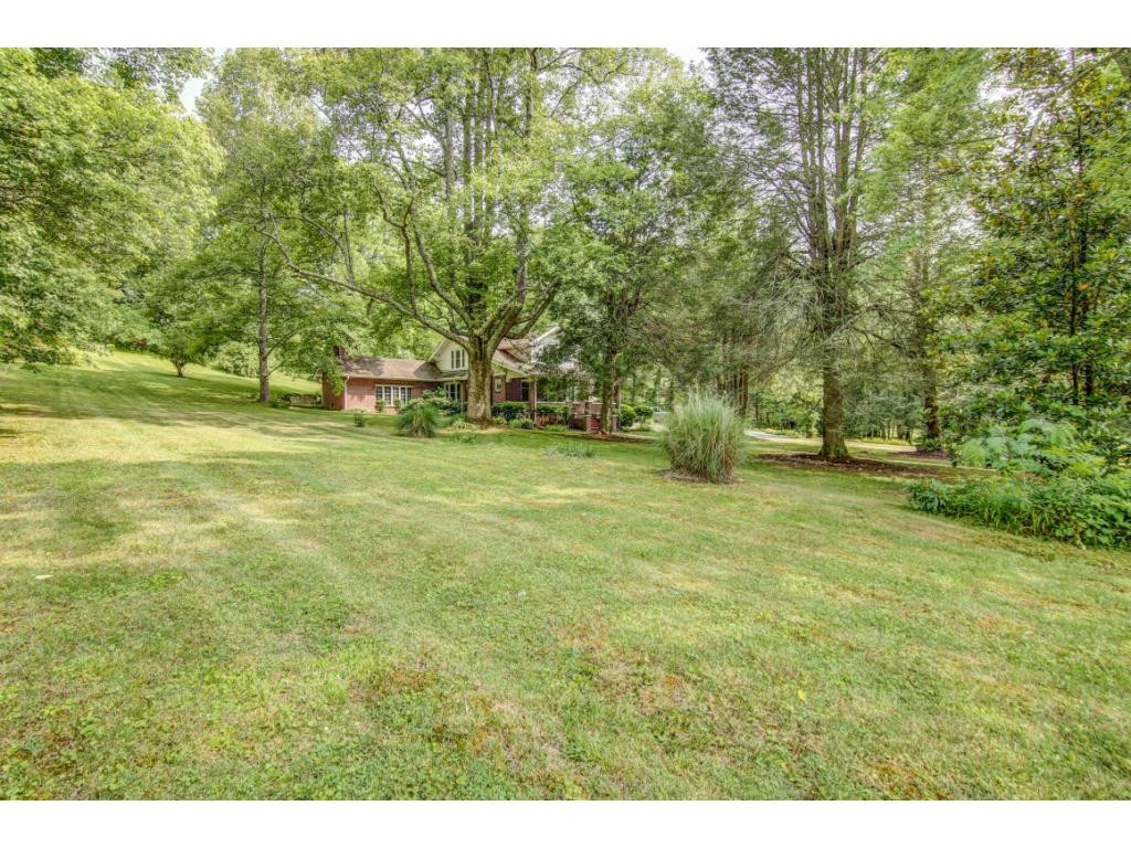 1808 North Main Avenue Erwin, TN 37650 - Photo 4 of 36 Photo 4