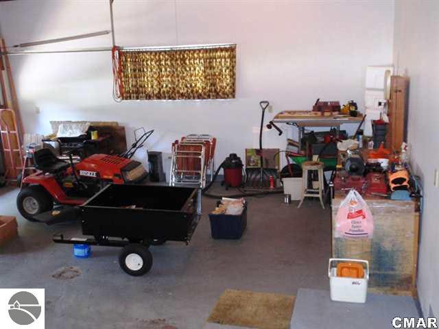 1008 Cheesman Road St. Louis, MI 48880 - Photo 17 of 21 1770108-16.JPG