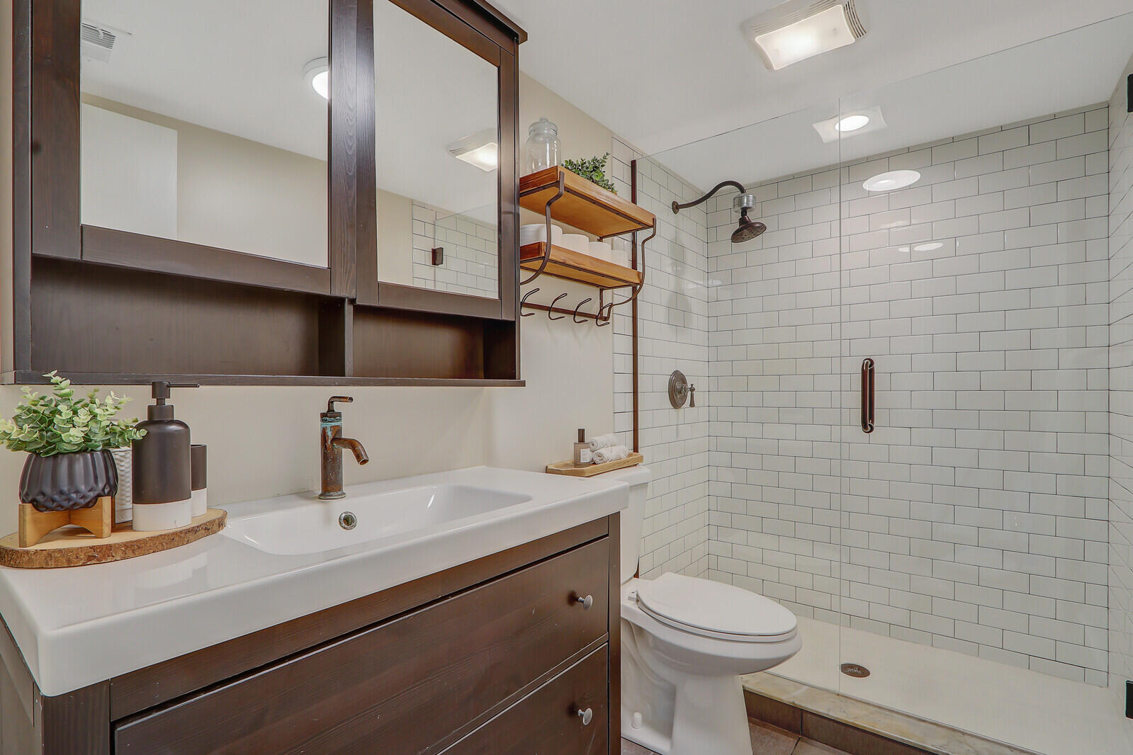 10730 154th Road North Jupiter, FL 33478 - Photo 25 of 60 Bathroom 2