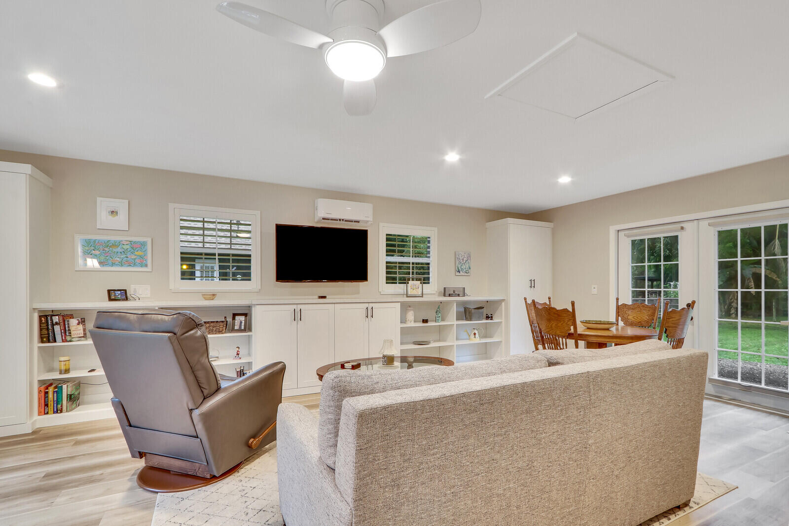 10730 154th Road North Jupiter, FL 33478 - Photo 34 of 60 Guest House Living Room