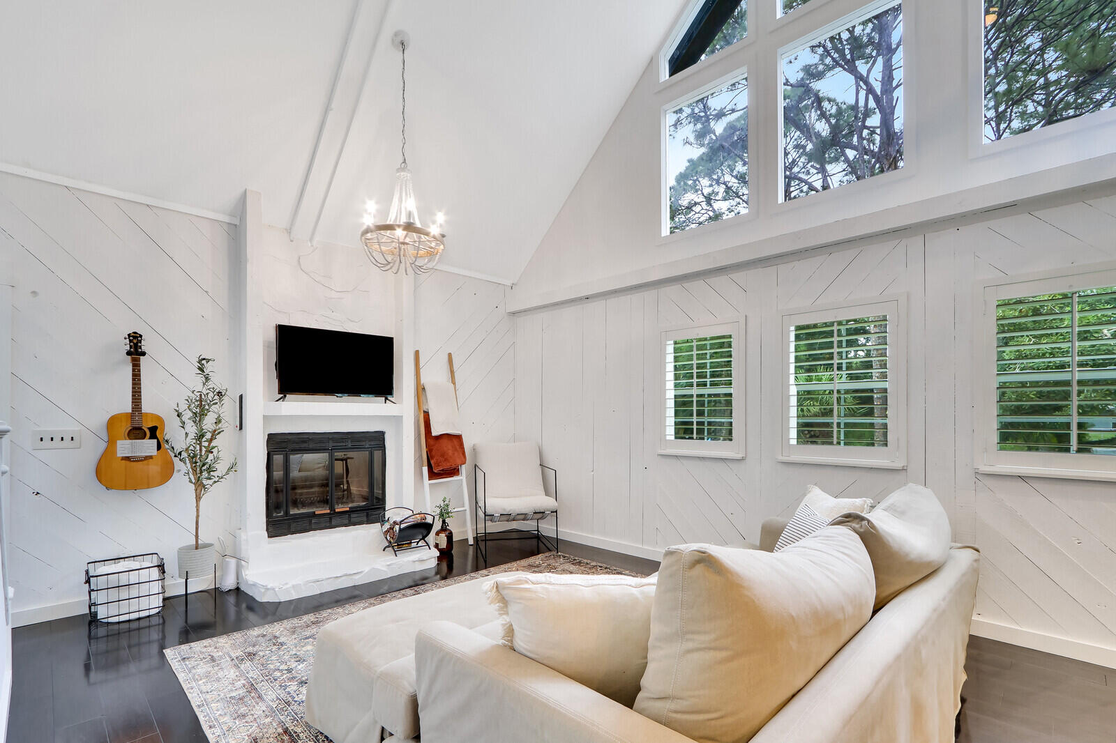 10730 154th Road North Jupiter, FL 33478 - Photo 4 of 60 Living Room