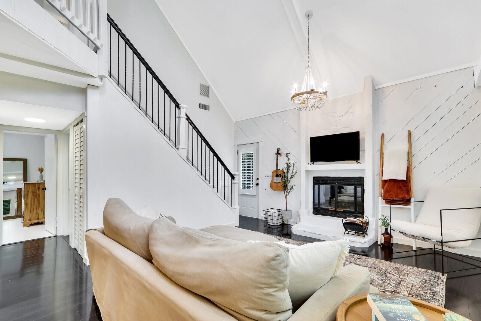 10730 154th Road North Jupiter, FL 33478 - Photo 5 of 60 Living Room